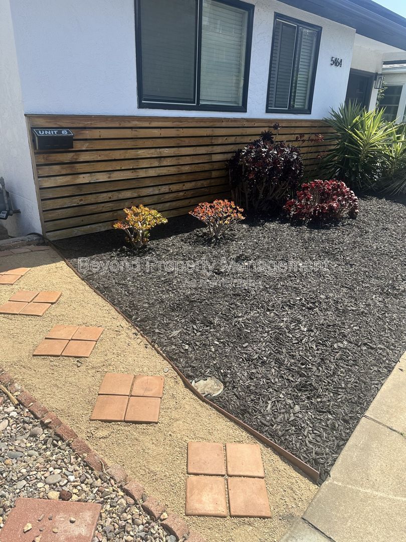 ***CONTEMPORARY COMFORT ***COLLEGE AREA***STYLISH STUDIO***HURRY WON'T LAST LONG*** property image