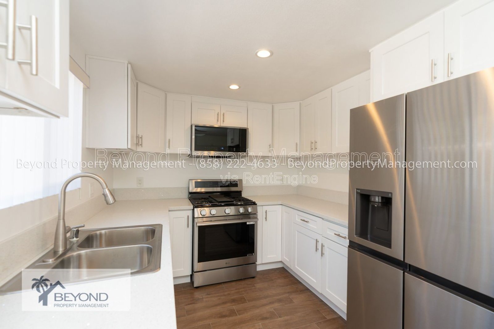 VIBRANT VISTA COND,  2 BEDROOM W/ PRIVATE PATIO,  NEWLY  RENOVATED ! PETS WELCOME!! property image