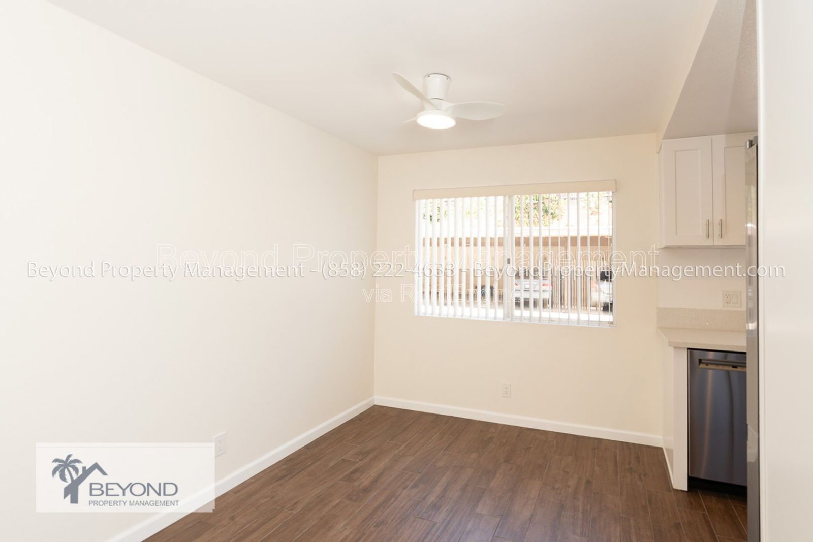 VIBRANT VISTA COND,  2 BEDROOM W/ PRIVATE PATIO,  NEWLY  RENOVATED ! PETS WELCOME!! property image