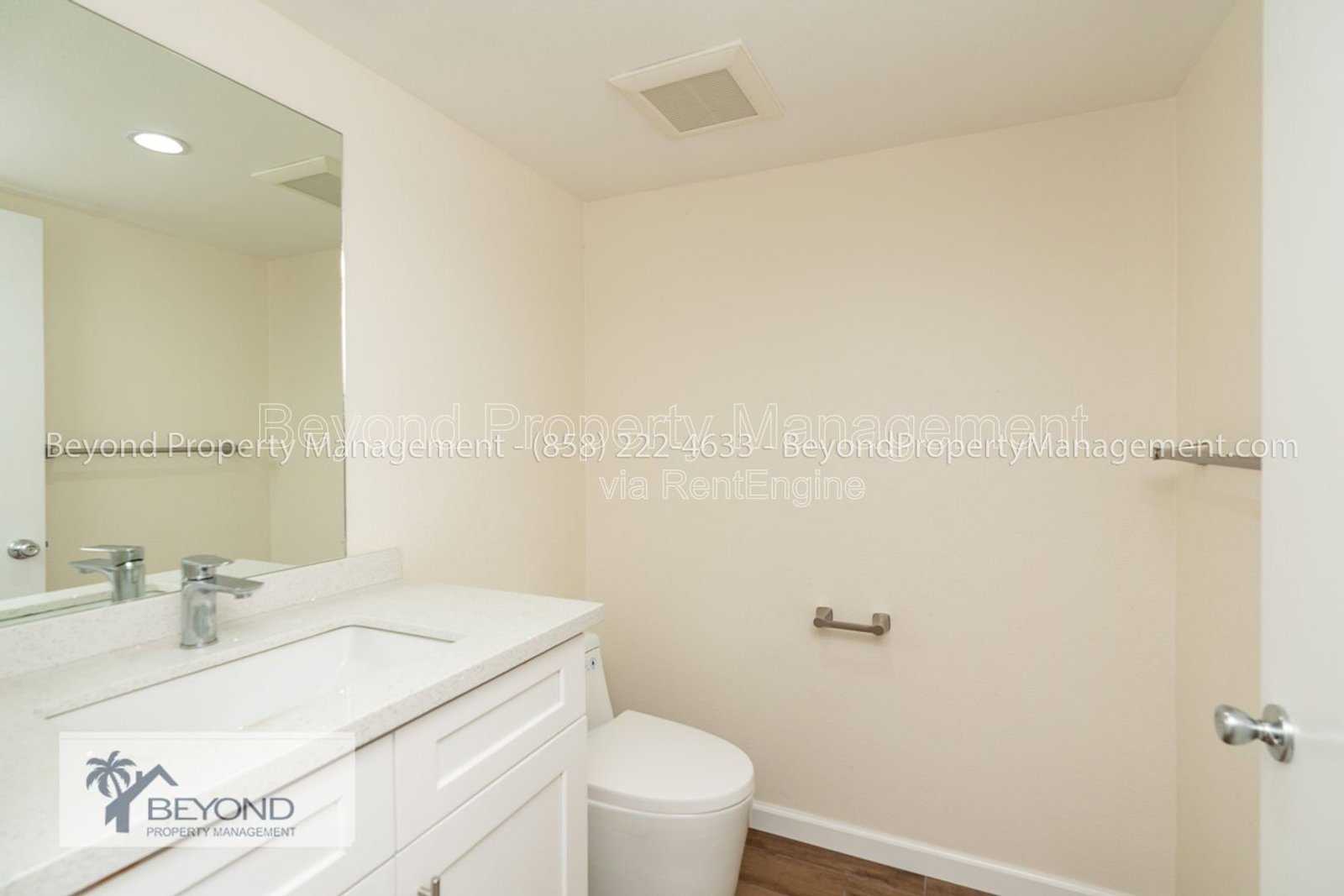 VIBRANT VISTA COND,  2 BEDROOM W/ PRIVATE PATIO,  NEWLY  RENOVATED ! PETS WELCOME!! property image