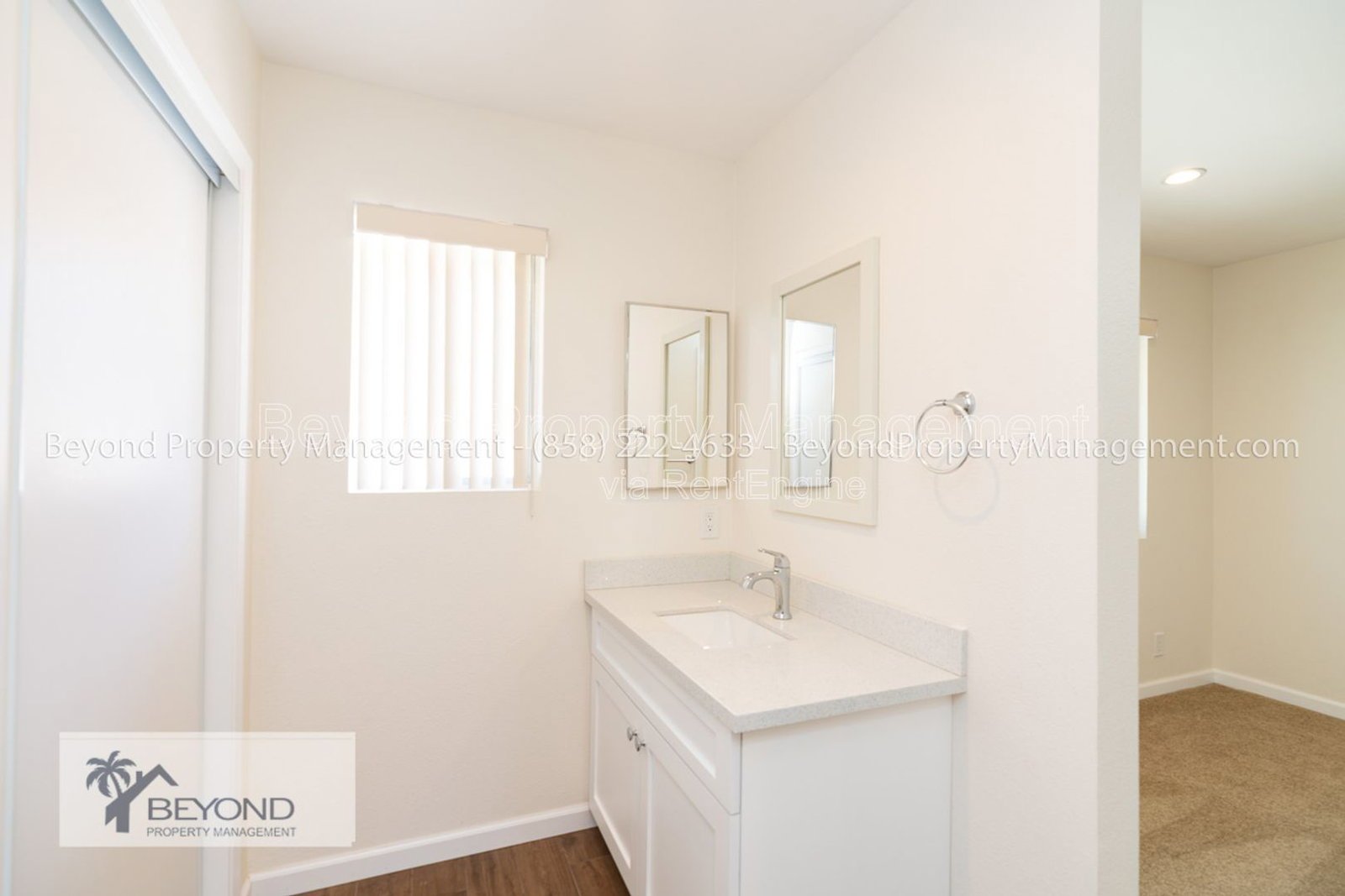 VIBRANT VISTA COND,  2 BEDROOM W/ PRIVATE PATIO,  NEWLY  RENOVATED ! PETS WELCOME!! property image