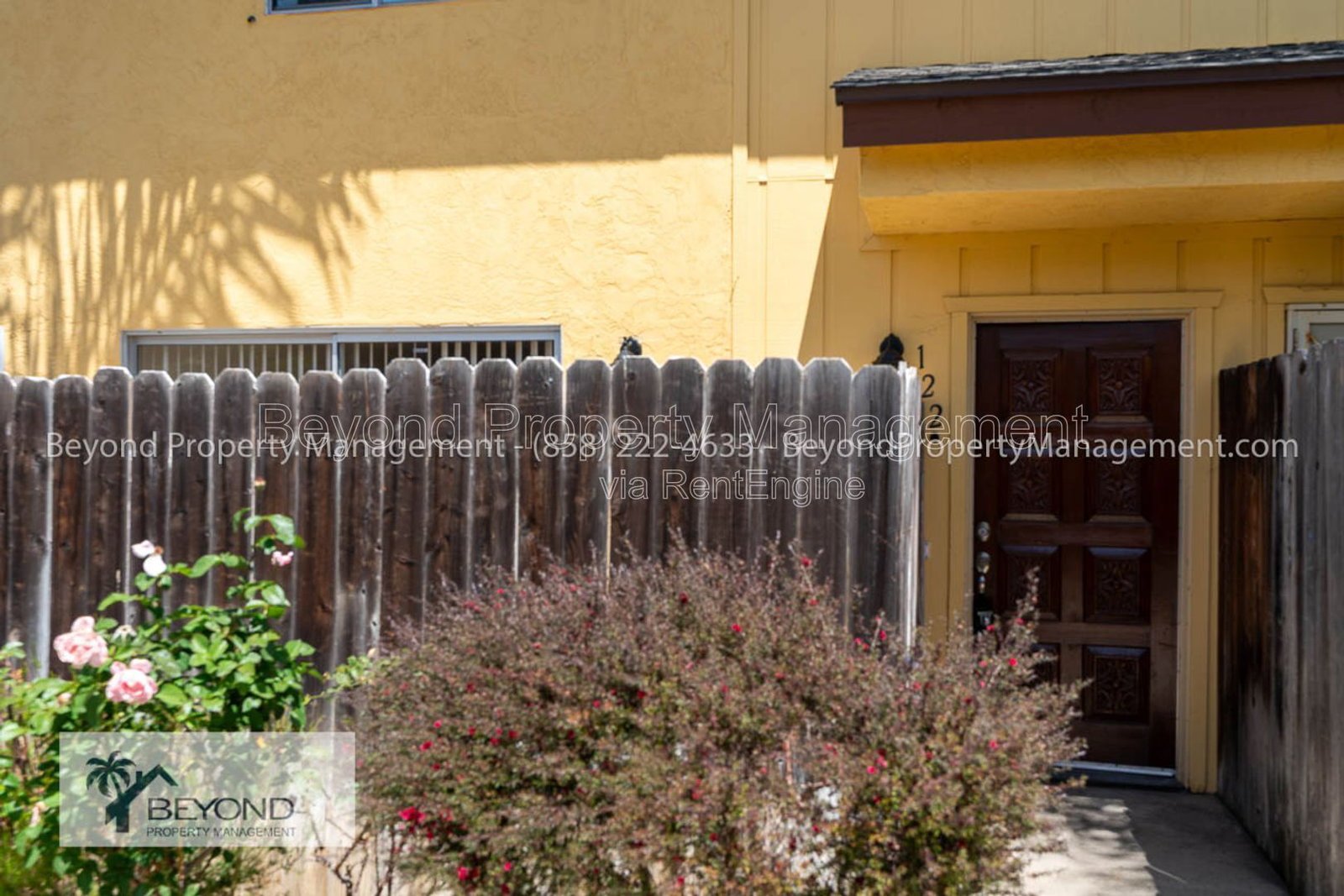 VIBRANT VISTA COND,  2 BEDROOM W/ PRIVATE PATIO,  NEWLY  RENOVATED ! PETS WELCOME!! property image