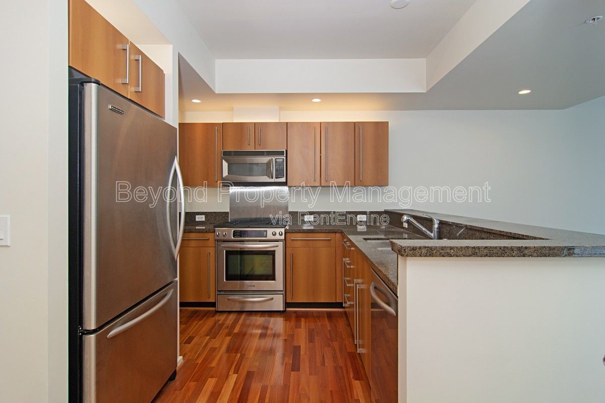 EAST VILLAGE 2 BEDROOM, 2.5 BATH CONDO READY NOW!!! PETCO PARK VIEWS*** property image