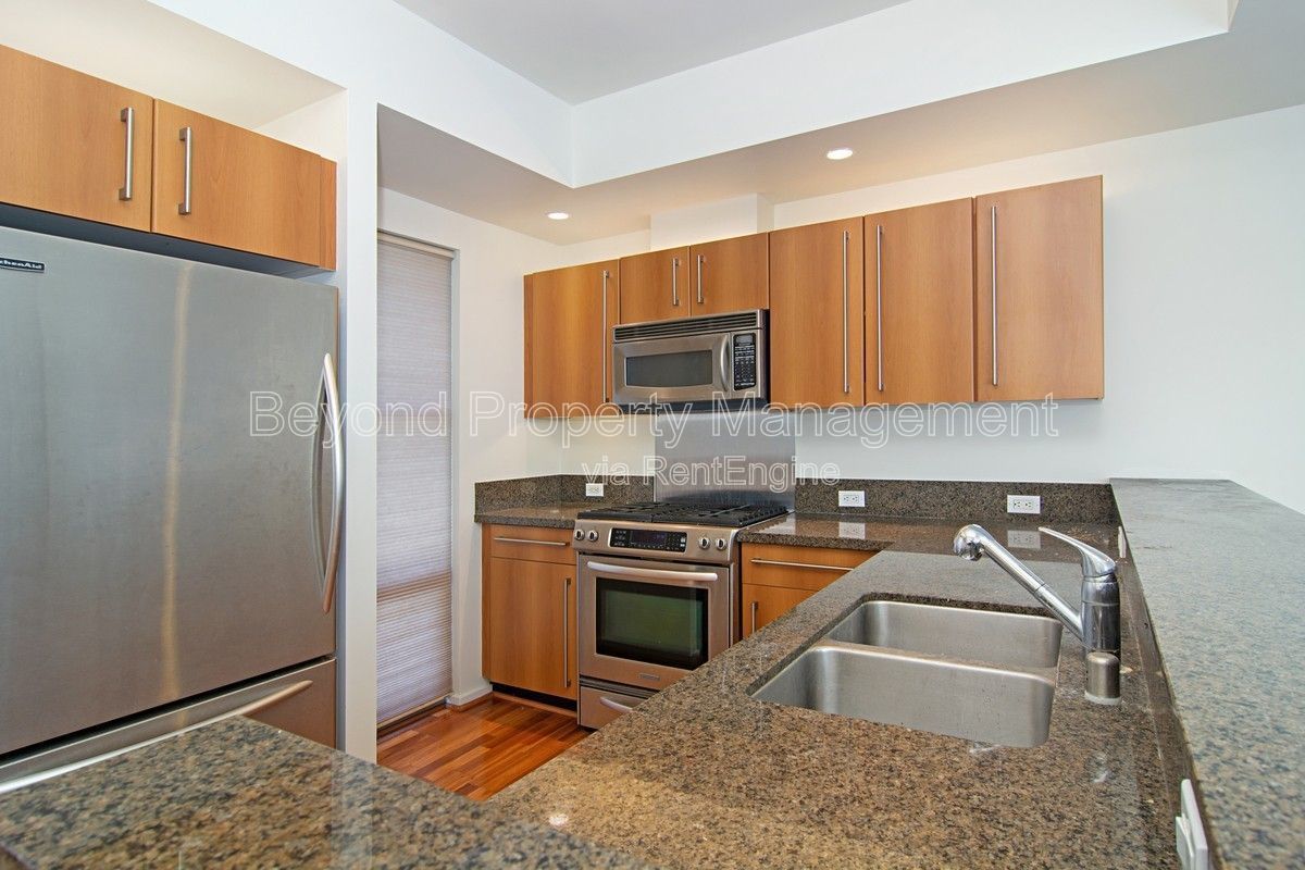 EAST VILLAGE 2 BEDROOM, 2.5 BATH CONDO READY NOW!!! PETCO PARK VIEWS*** property image