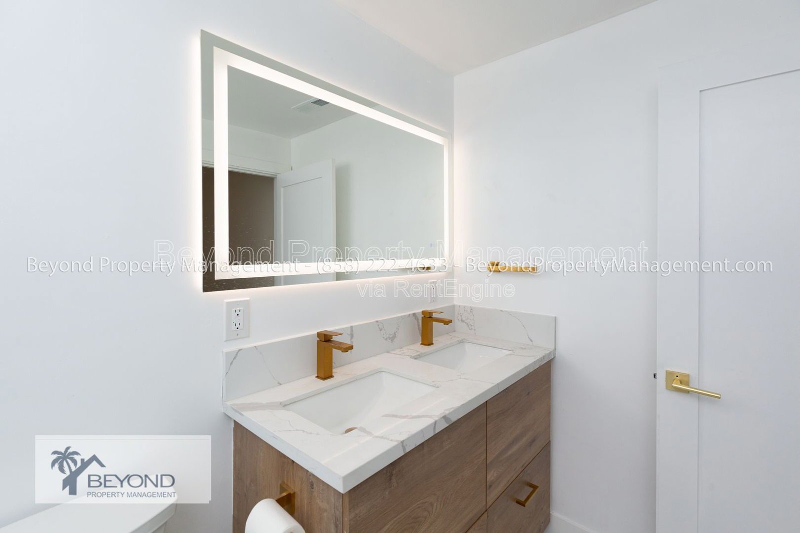 !!! MIRA MESA BEST KEPT SECRET, STUNNING 5 BEDROOM 3 BATH REMODELED HOME , PET FRIENDLY!!! property image