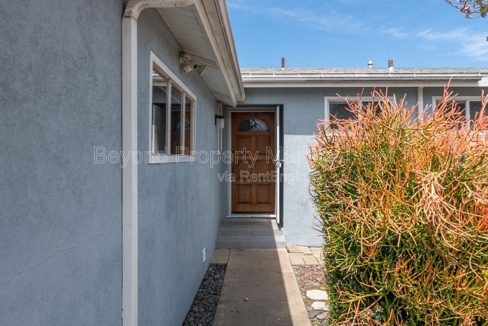 *** LOOK NO FURTHER!!! SPACIOUS 3 BED - 1 & 3/4 BATH HOUSE WITH HUGE BACK YARD IN CLAIREMONT!!! property image