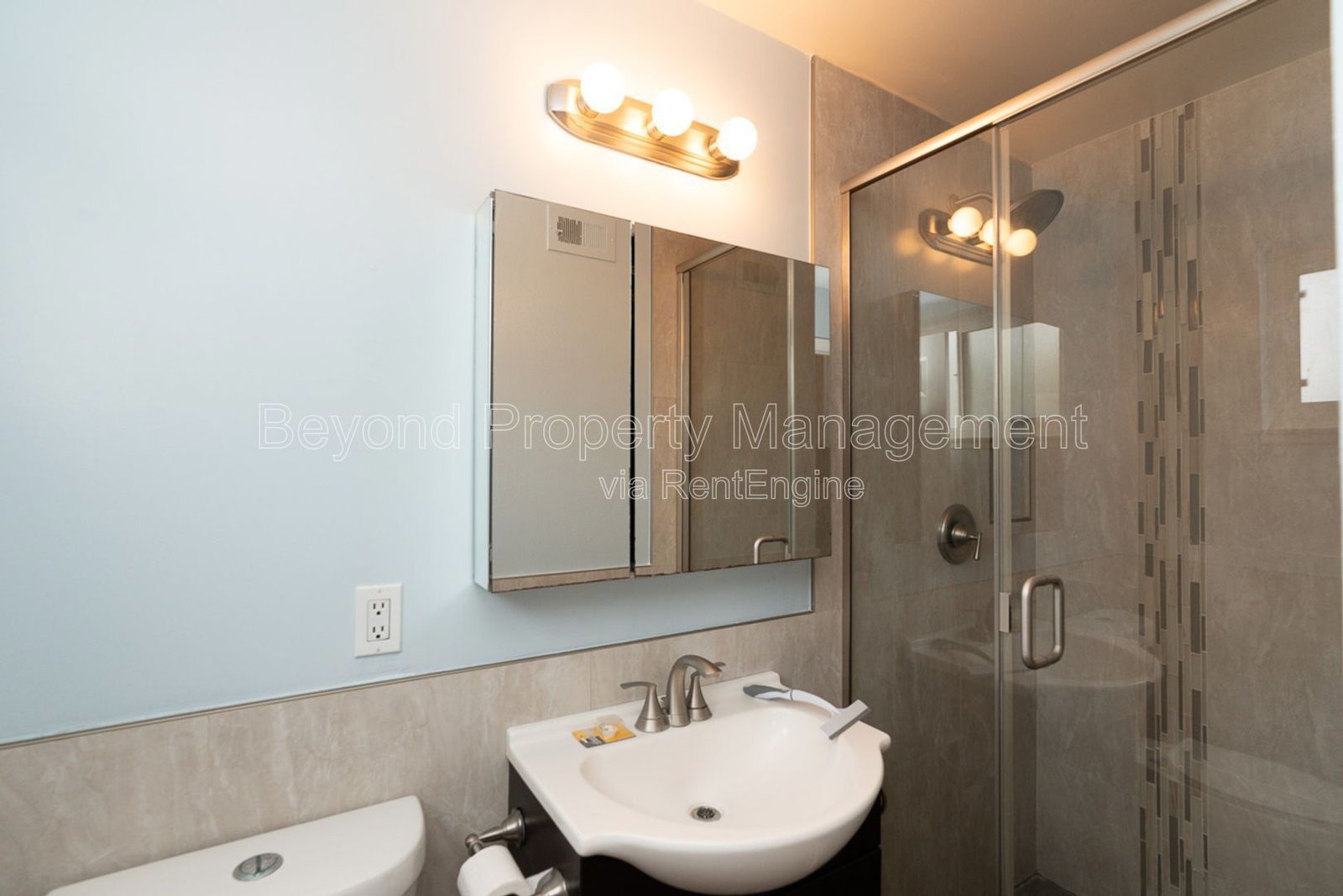 *** LOOK NO FURTHER!!! SPACIOUS 3 BED - 1 & 3/4 BATH HOUSE WITH HUGE BACK YARD IN CLAIREMONT!!! property image