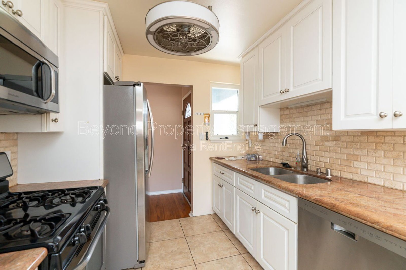 *** LOOK NO FURTHER!!! SPACIOUS 3 BED - 1 & 3/4 BATH HOUSE WITH HUGE BACK YARD IN CLAIREMONT!!! property image