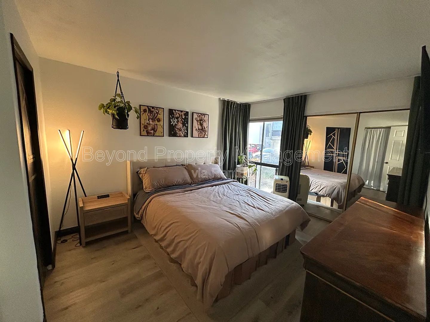 ****PET-FRIENDLY MODERN 1-BED, 1-BATH CONDO IN PRIME SAN CARLOS LOCATION – UPDATED QUARTZ KITCHEN & PRIVATE BALCONY!!!! property image