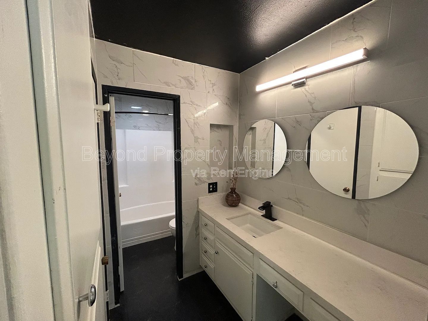 ****PET-FRIENDLY MODERN 1-BED, 1-BATH CONDO IN PRIME SAN CARLOS LOCATION – UPDATED QUARTZ KITCHEN & PRIVATE BALCONY!!!! property image