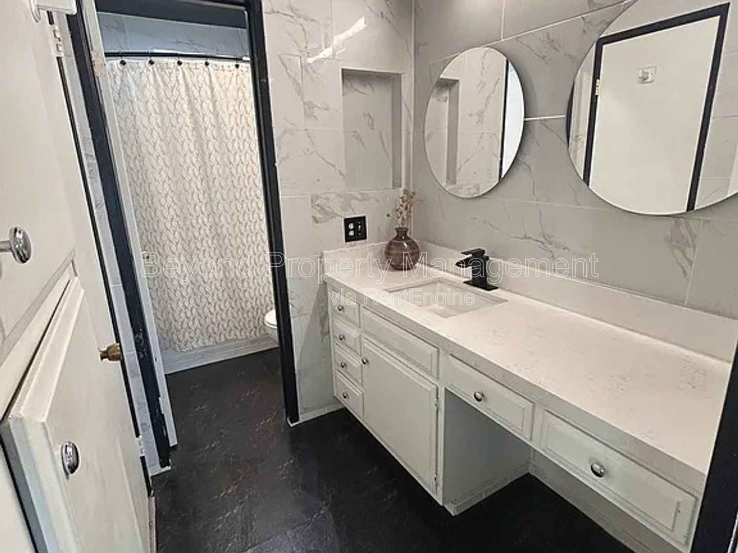 ****PET-FRIENDLY MODERN 1-BED, 1-BATH CONDO IN PRIME SAN CARLOS LOCATION – UPDATED QUARTZ KITCHEN & PRIVATE BALCONY!!!! property image
