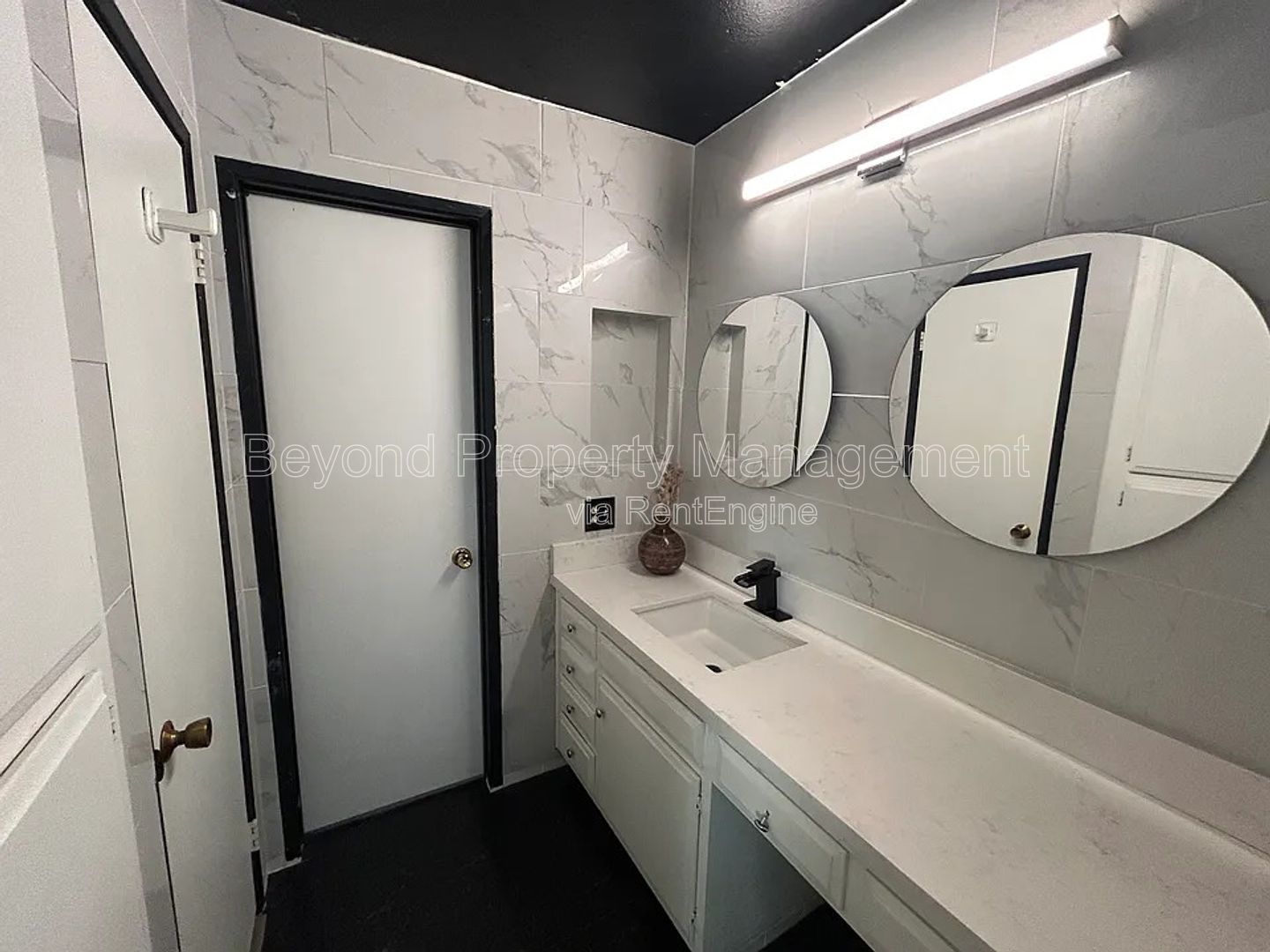 ****PET-FRIENDLY MODERN 1-BED, 1-BATH CONDO IN PRIME SAN CARLOS LOCATION – UPDATED QUARTZ KITCHEN & PRIVATE BALCONY!!!! property image