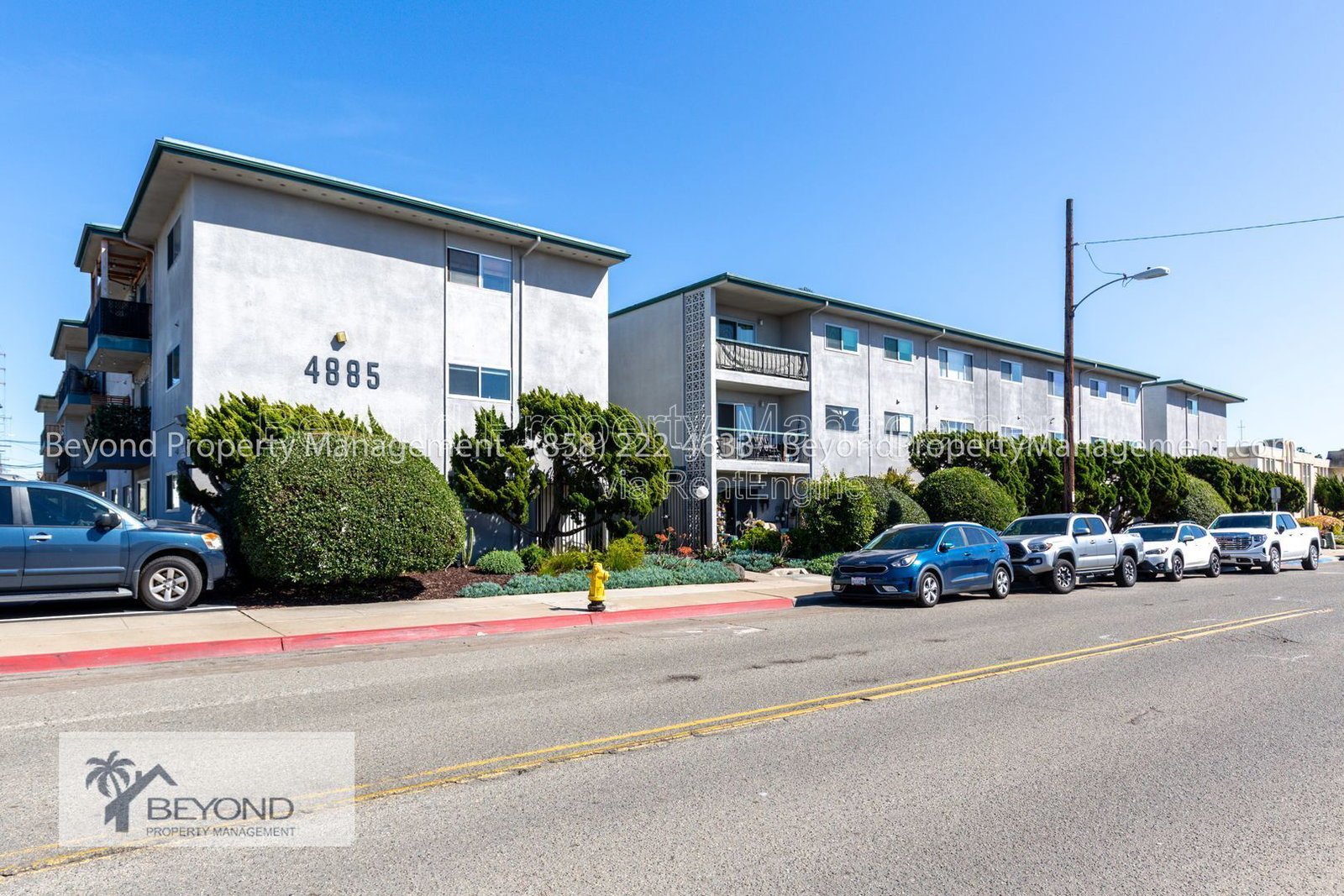 LOOK NO FURTHER! LARGE, GROUND FLOOR 2 BEDROOM CONDO! CLAIREMONT MESA! property image