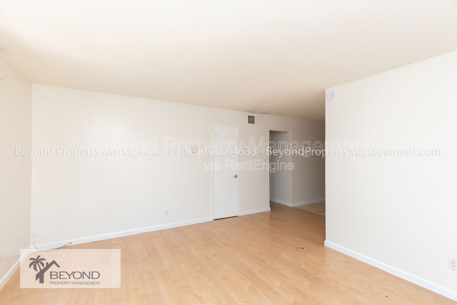 LOOK NO FURTHER! LARGE, GROUND FLOOR 2 BEDROOM CONDO! CLAIREMONT MESA! property image