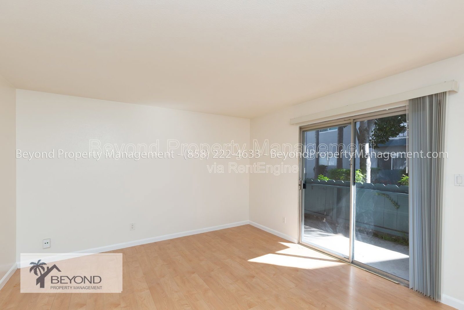 LOOK NO FURTHER! LARGE, GROUND FLOOR 2 BEDROOM CONDO! CLAIREMONT MESA! property image