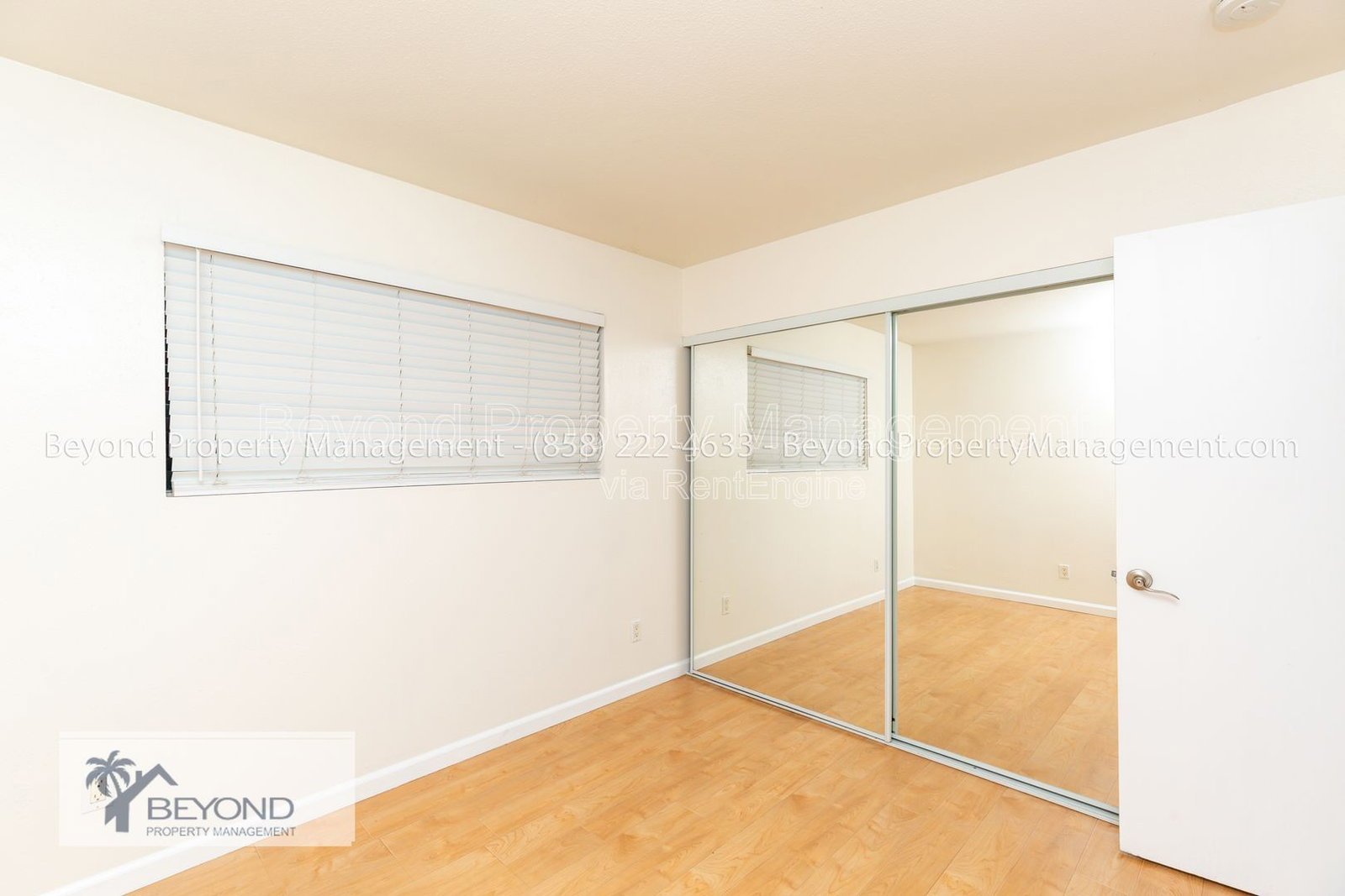 LOOK NO FURTHER! LARGE, GROUND FLOOR 2 BEDROOM CONDO! CLAIREMONT MESA! property image