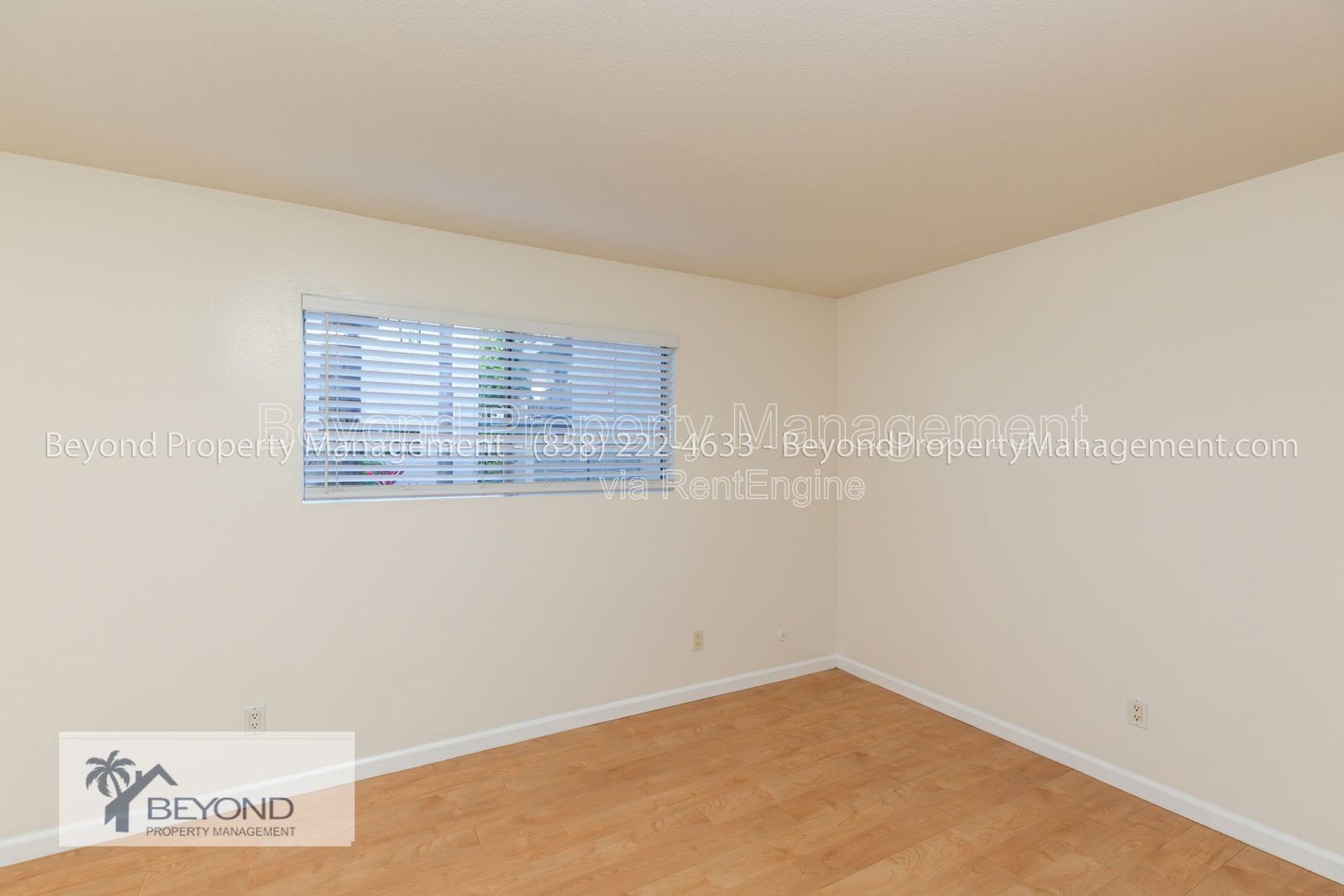 LOOK NO FURTHER! LARGE, GROUND FLOOR 2 BEDROOM CONDO! CLAIREMONT MESA! property image