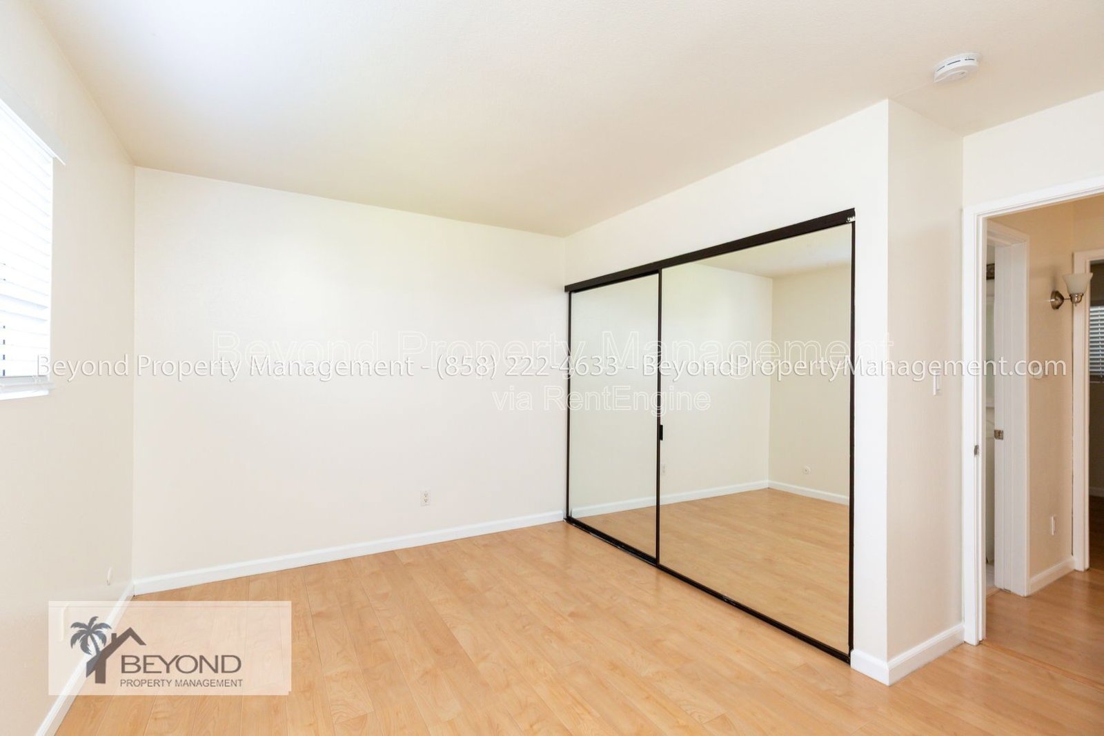 LOOK NO FURTHER! LARGE, GROUND FLOOR 2 BEDROOM CONDO! CLAIREMONT MESA! property image