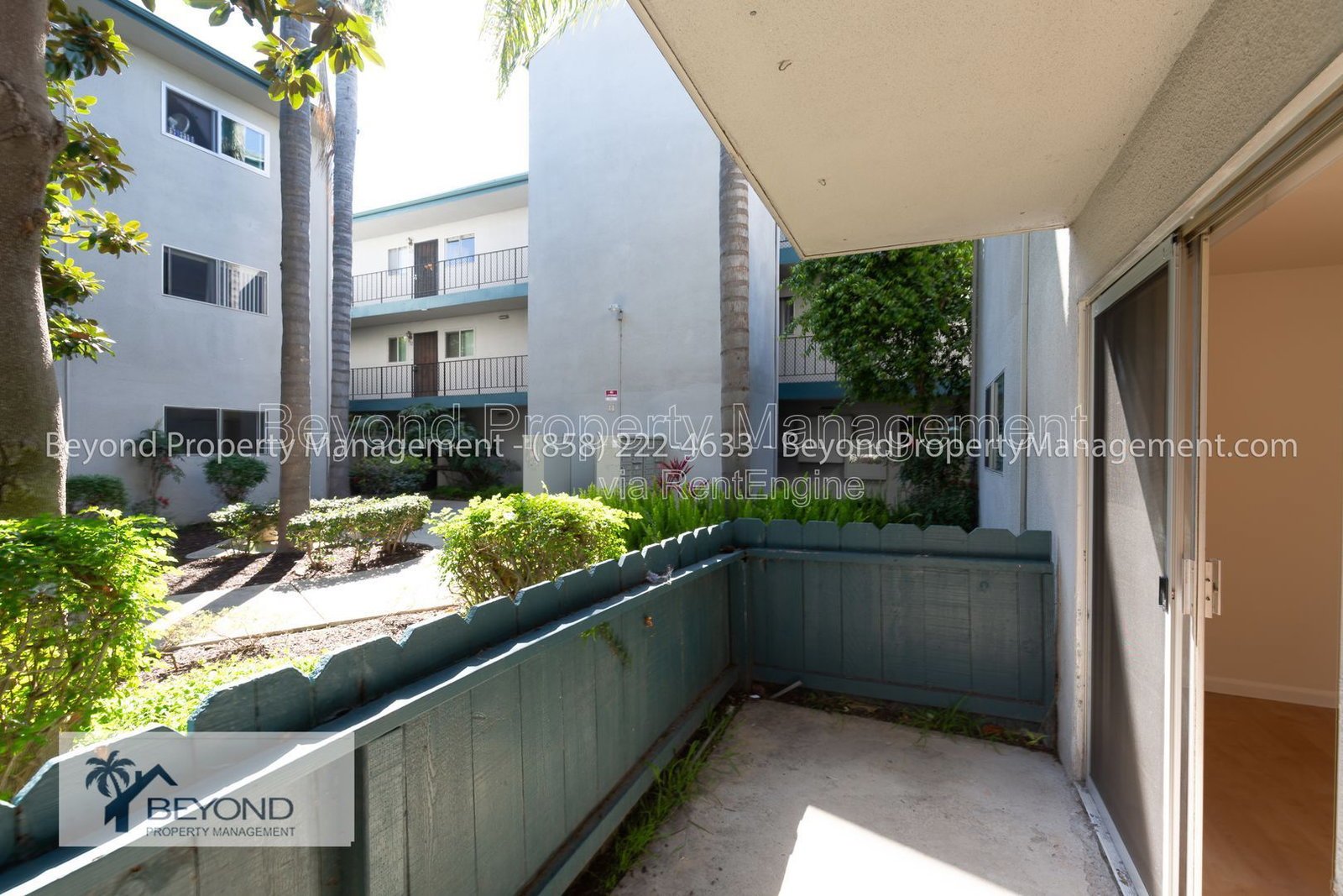 LOOK NO FURTHER! LARGE, GROUND FLOOR 2 BEDROOM CONDO! CLAIREMONT MESA! property image