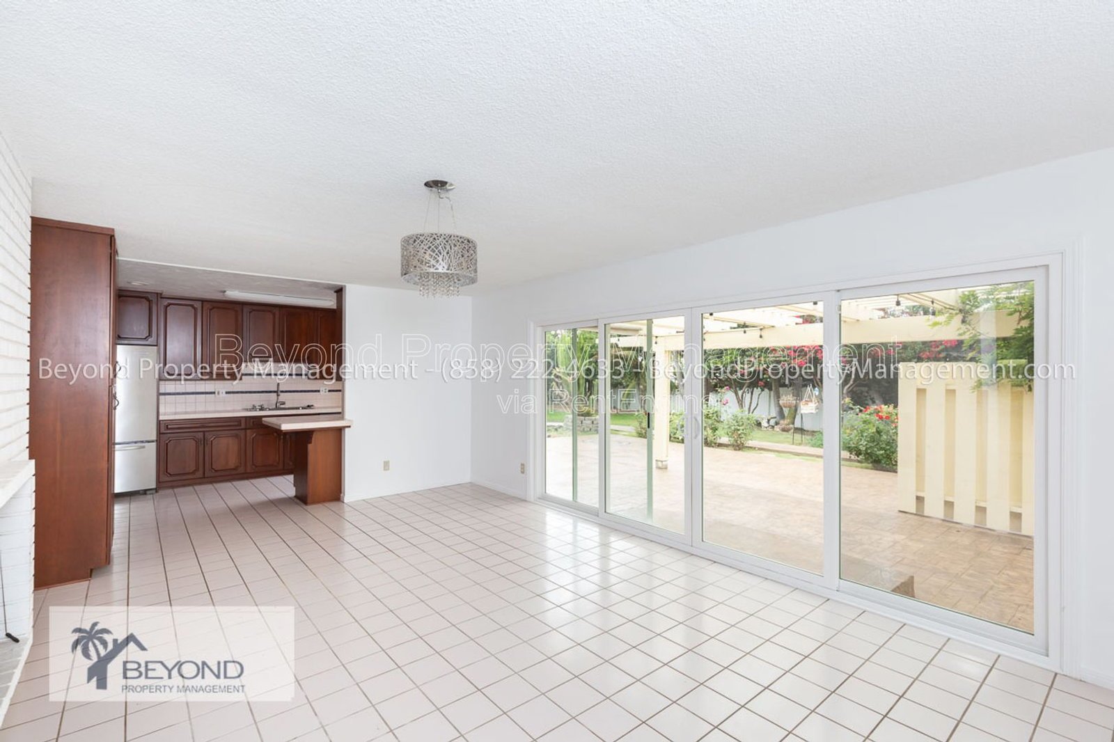 ** LA JOLLA HOME** CORNER LOT ** LARGE BACKYARD ** SPACIOUS ** EV CHARGERS ** property image