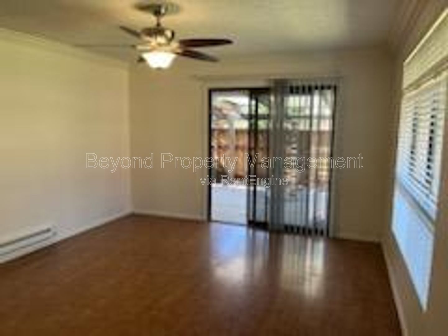 **RARE 4-BEDROOM END UNIT IN MISSION PLAYMOR PET FRIENDLY!!** property image