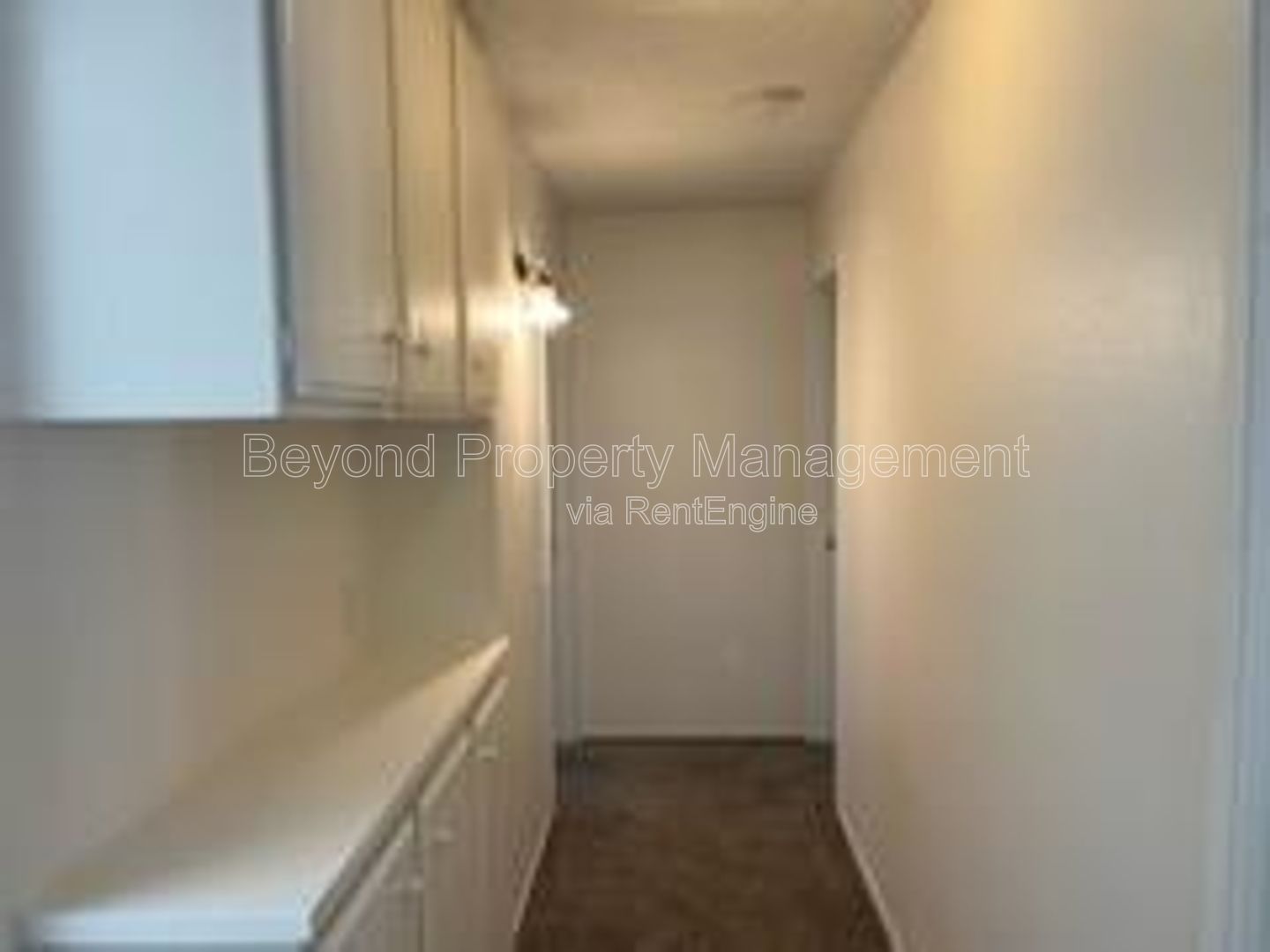 **RARE 4-BEDROOM END UNIT IN MISSION PLAYMOR PET FRIENDLY!!** property image