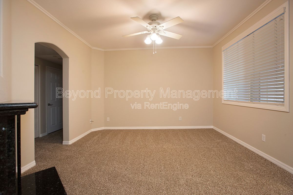 ***2 BED 2 BATH CONDO***PET-FRIENDLY***DETACHED GARAGE***FIREPLACE***GROUND FLOOR UNIT*** property image