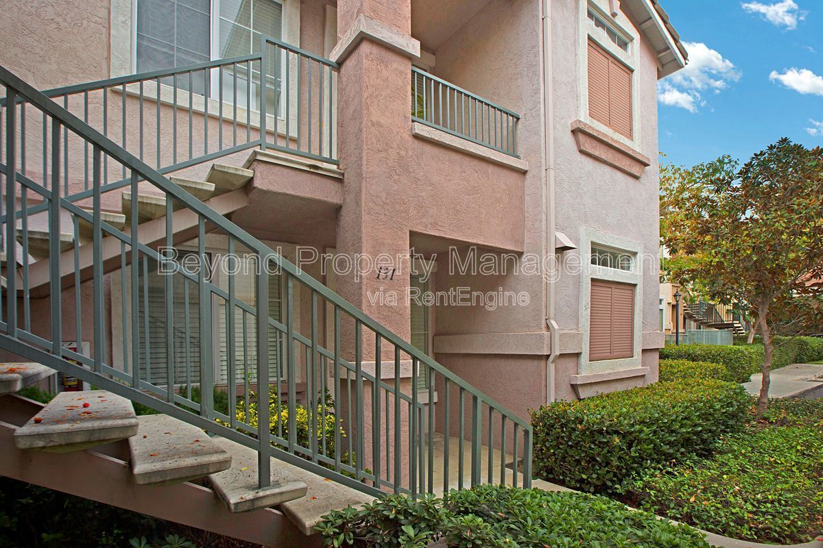 ***2 BED 2 BATH CONDO***PET-FRIENDLY***DETACHED GARAGE***FIREPLACE***GROUND FLOOR UNIT*** property image