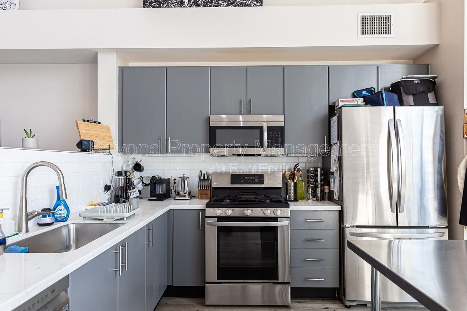 PET-FRIENDLY LOFT-STUDIO CONDO – UNION SQUARE- DEDICATED  PARKING AND ADDITIONAL STORGAE UNIT !!!! property image