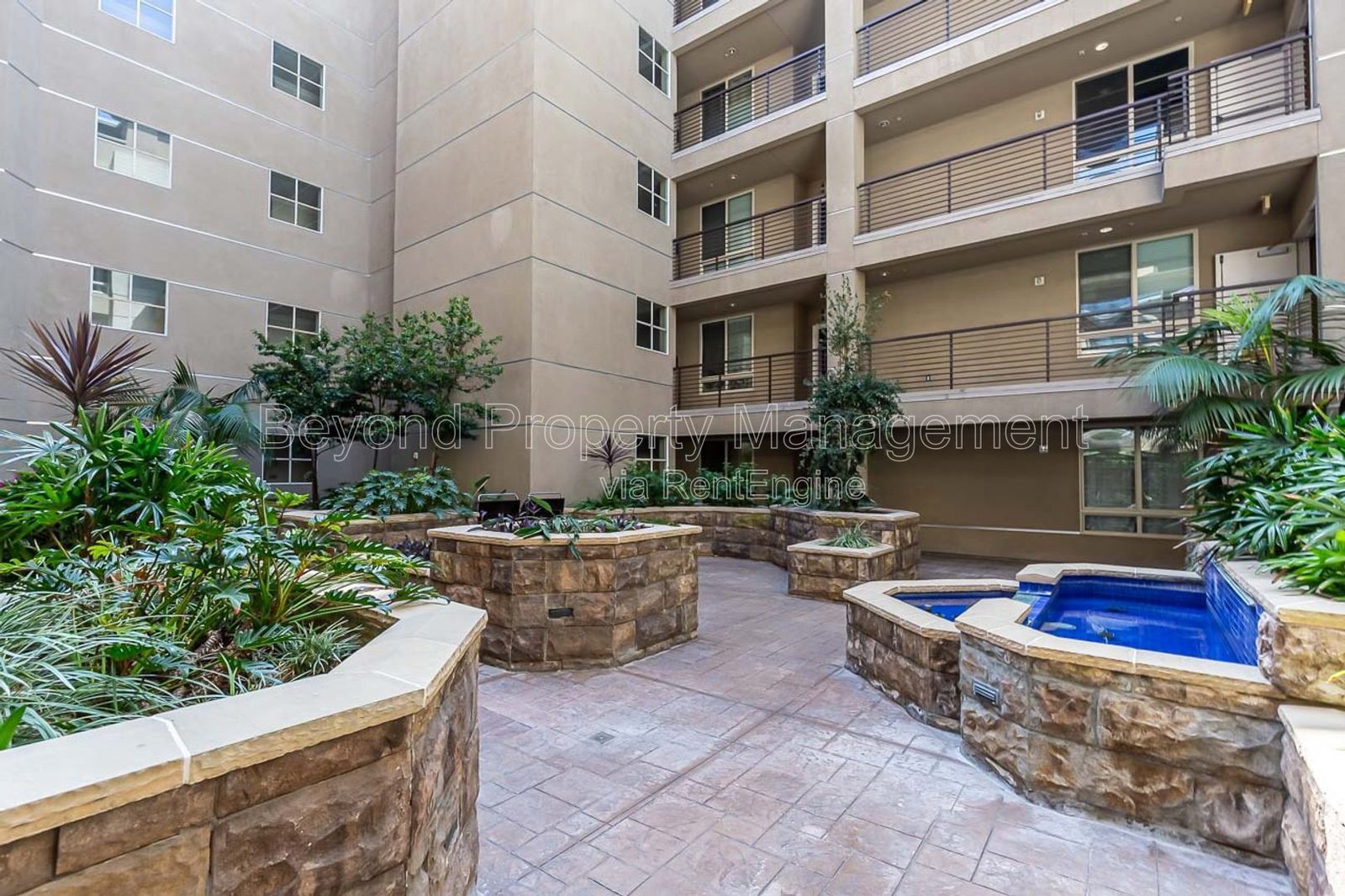 PET-FRIENDLY LOFT-STUDIO CONDO – UNION SQUARE- DEDICATED  PARKING AND ADDITIONAL STORGAE UNIT !!!! property image