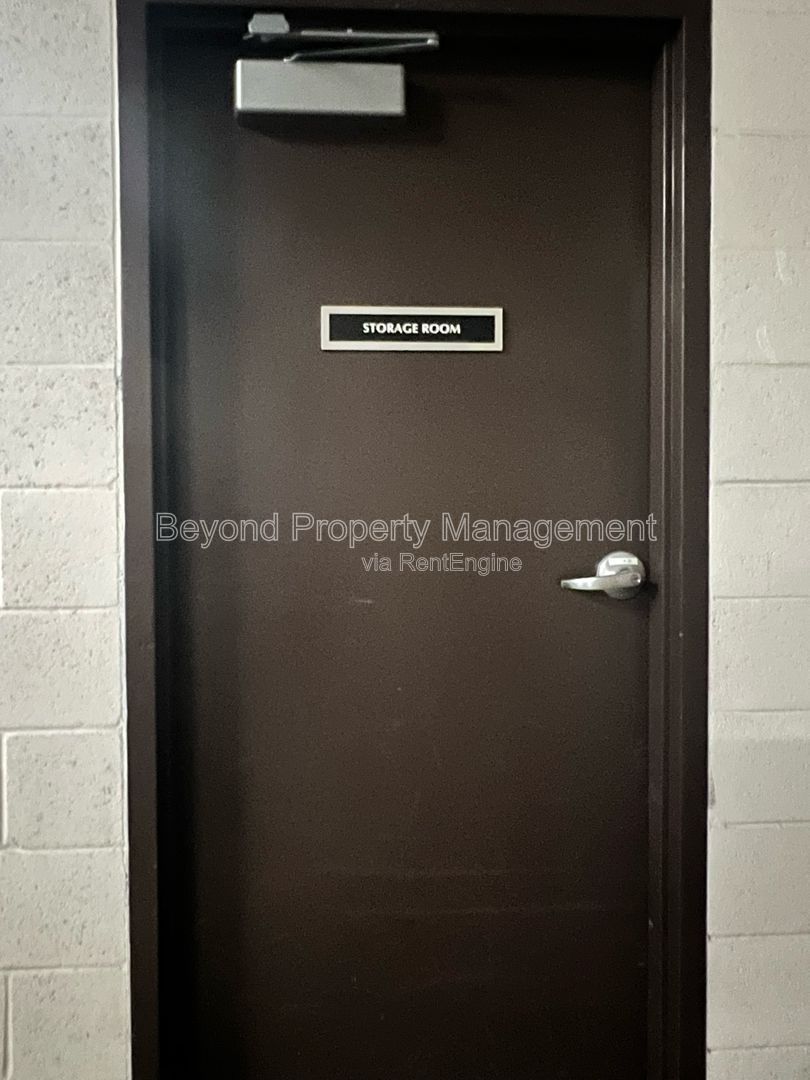 PET-FRIENDLY LOFT-STUDIO CONDO – UNION SQUARE- DEDICATED  PARKING AND ADDITIONAL STORGAE UNIT !!!! property image