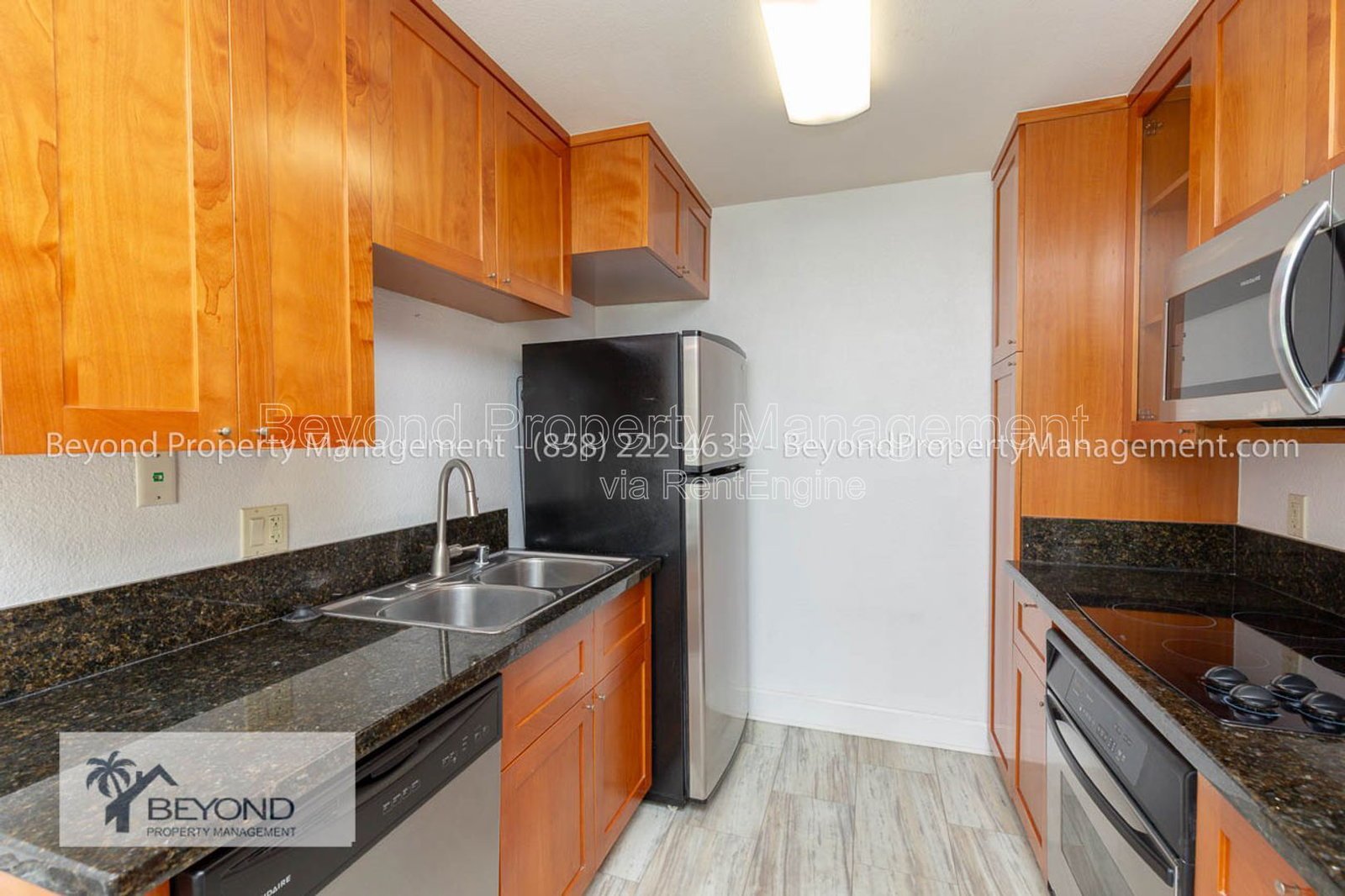 CHARMING JUNIOR 1-BEDROOM END UNIT IN HIGHLY SOUGHT-AFTER LA JOLLA! property image