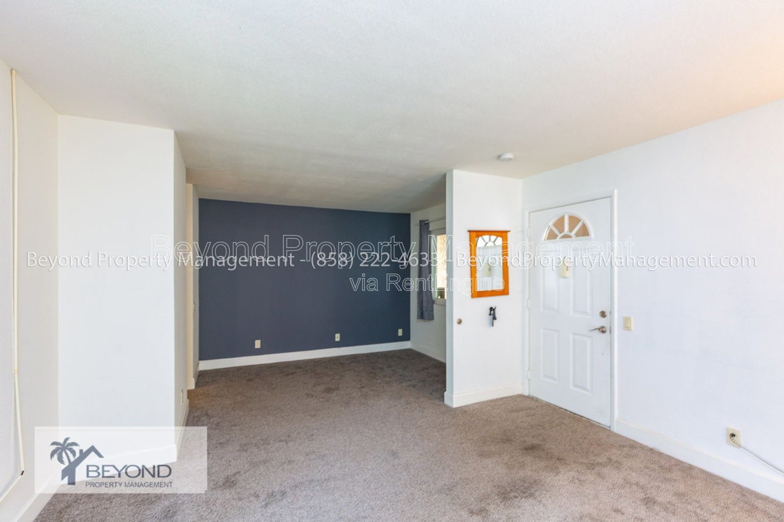 CHARMING JUNIOR 1-BEDROOM END UNIT IN HIGHLY SOUGHT-AFTER LA JOLLA! property image