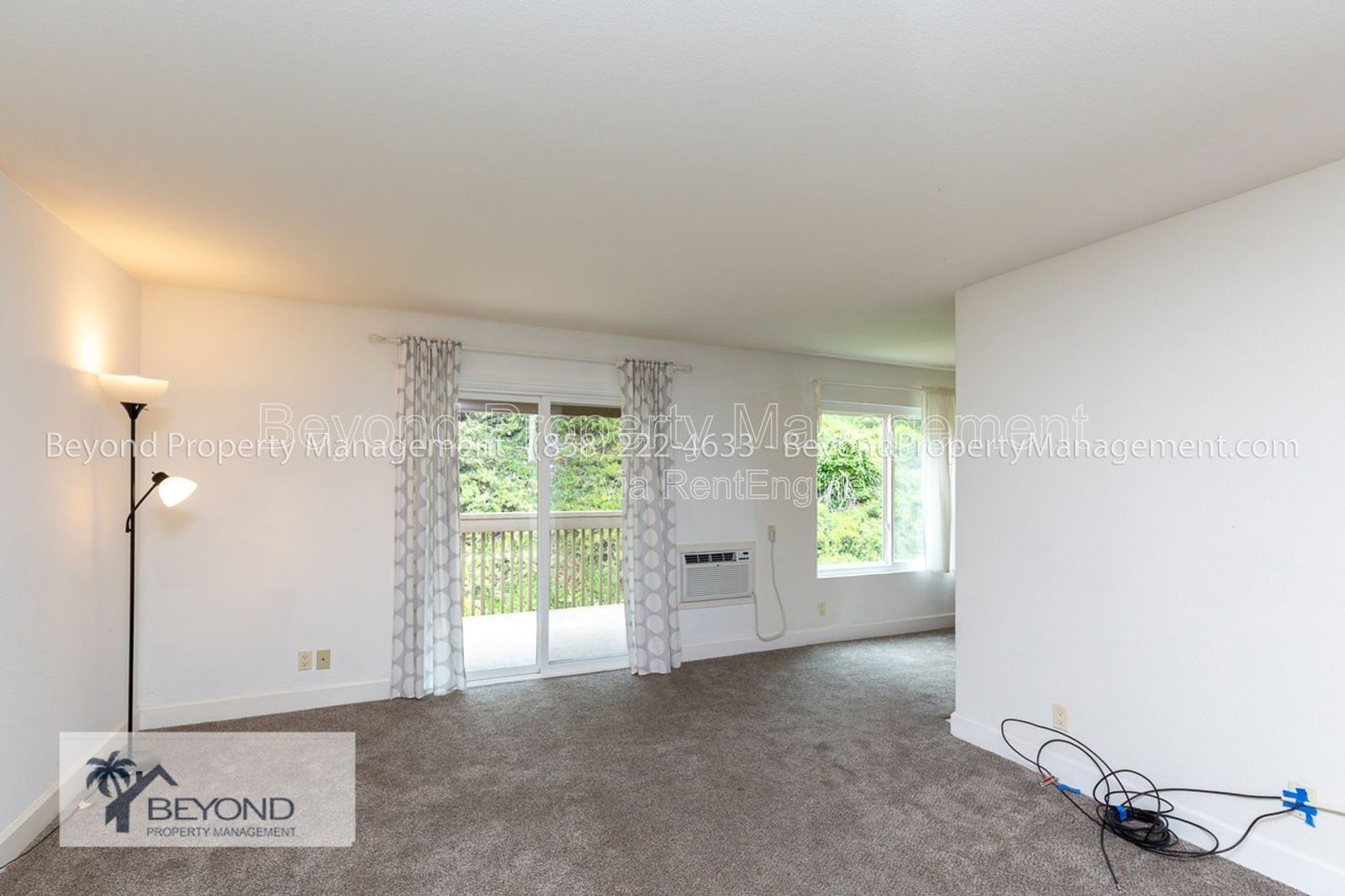 CHARMING JUNIOR 1-BEDROOM END UNIT IN HIGHLY SOUGHT-AFTER LA JOLLA! property image