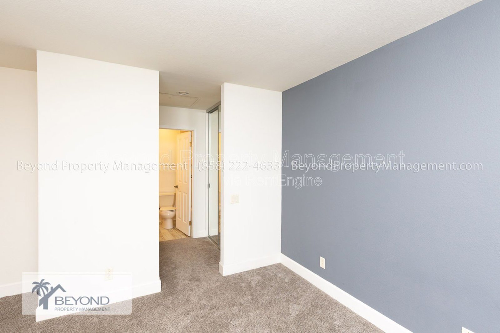 CHARMING JUNIOR 1-BEDROOM END UNIT IN HIGHLY SOUGHT-AFTER LA JOLLA! property image