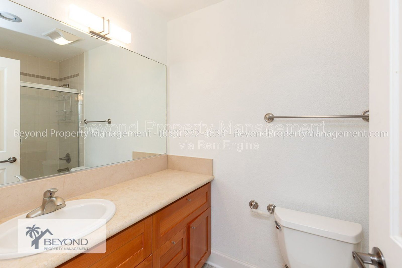 CHARMING JUNIOR 1-BEDROOM END UNIT IN HIGHLY SOUGHT-AFTER LA JOLLA! property image