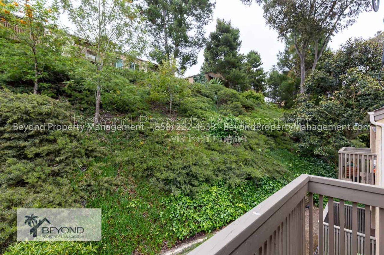 CHARMING JUNIOR 1-BEDROOM END UNIT IN HIGHLY SOUGHT-AFTER LA JOLLA! property image