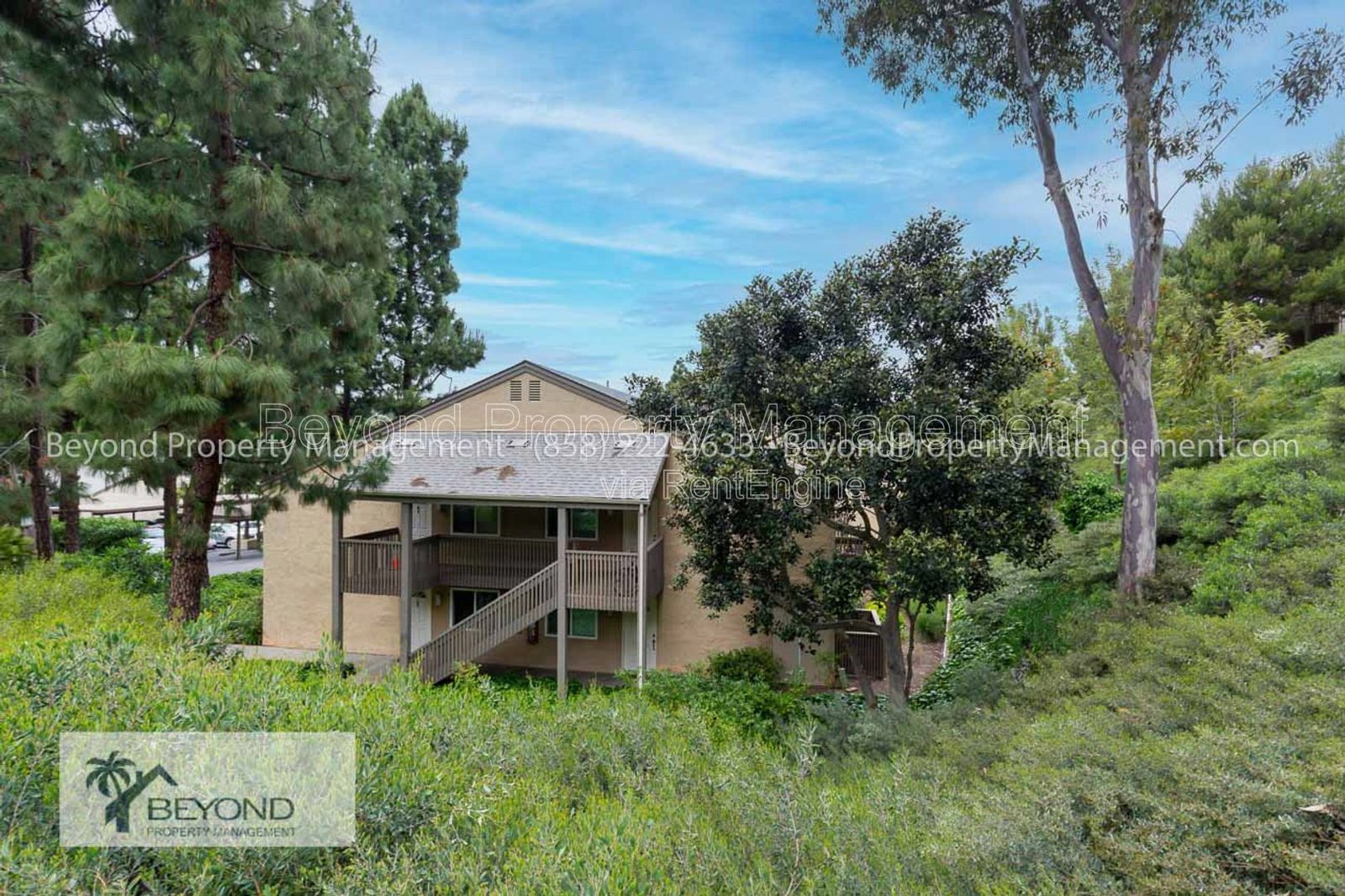 CHARMING JUNIOR 1-BEDROOM END UNIT IN HIGHLY SOUGHT-AFTER LA JOLLA! property image