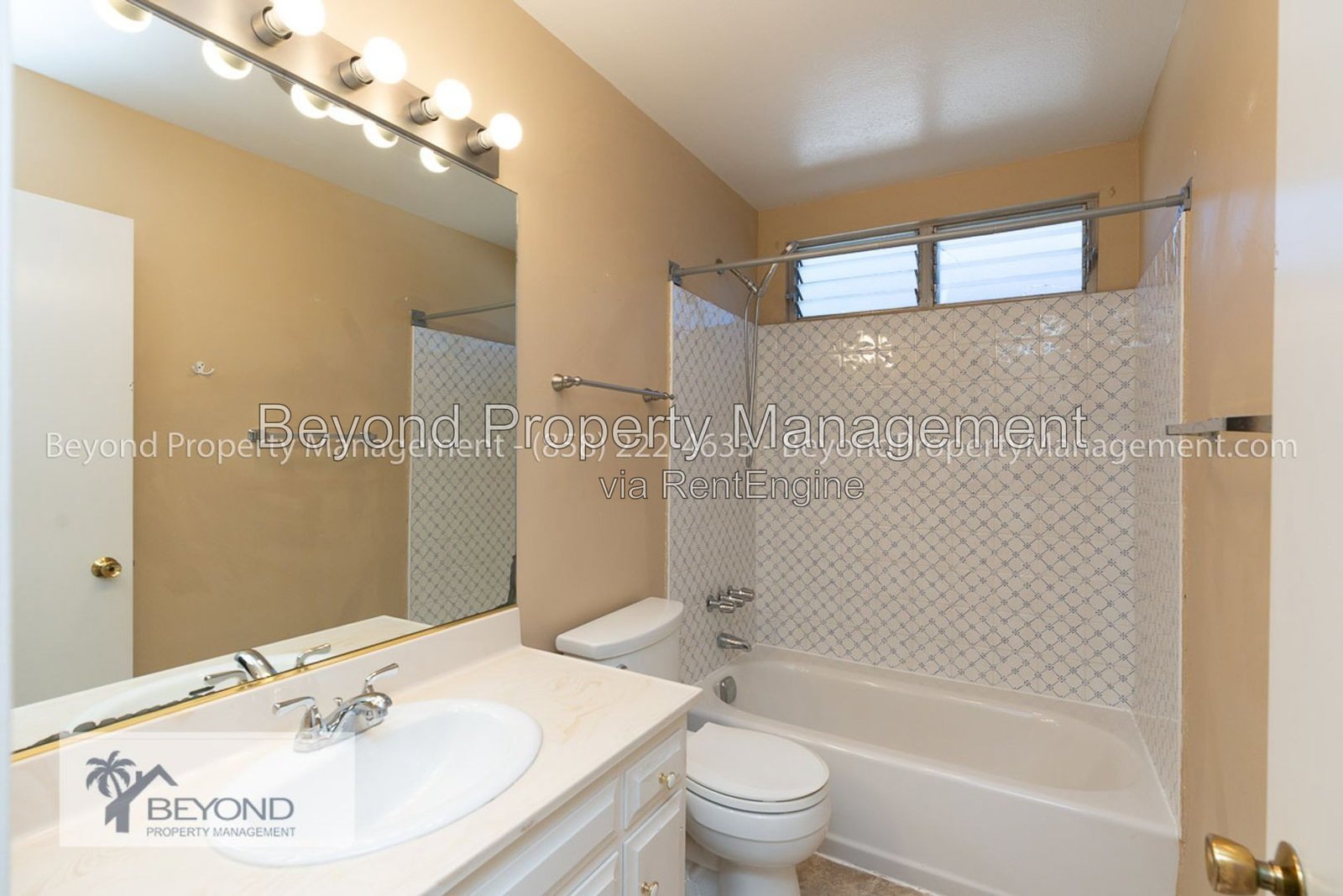 ****3-BEDROOM HOME WITH GOLF COURSE & MOUNTAIN VIEWS – LAKE SAN MARCOS PET FREINDLY !!! property image