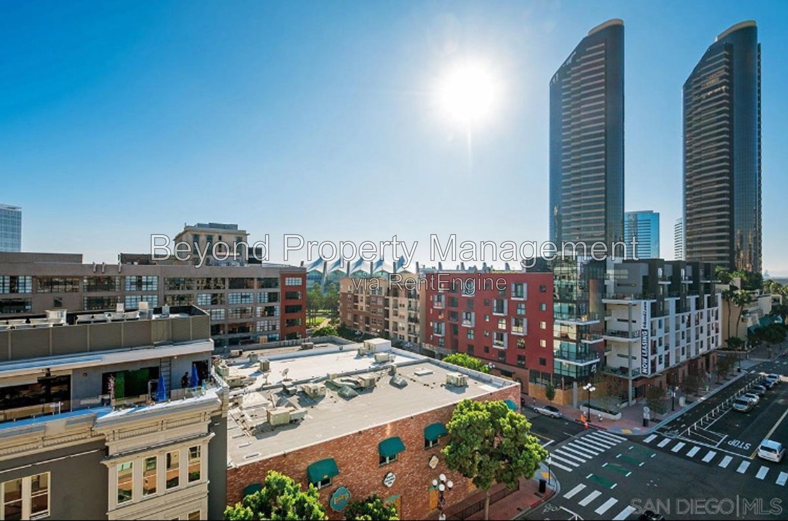 UNBEATABLE LOCATION 1 BEDROOM, TOP FLOOR  + PARKING IN THE HEART OF GASLAMP QUARTER– PETS WELCOME!!! property image