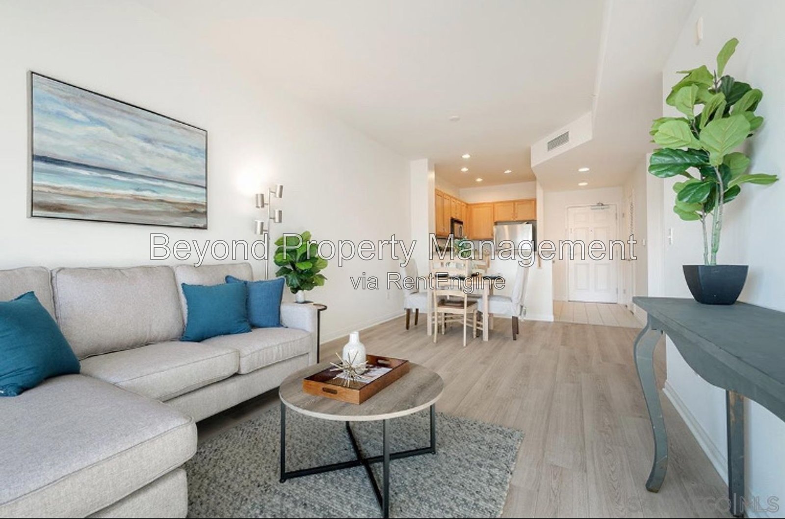 UNBEATABLE LOCATION 1 BEDROOM, TOP FLOOR  + PARKING IN THE HEART OF GASLAMP QUARTER– PETS WELCOME!!! property image
