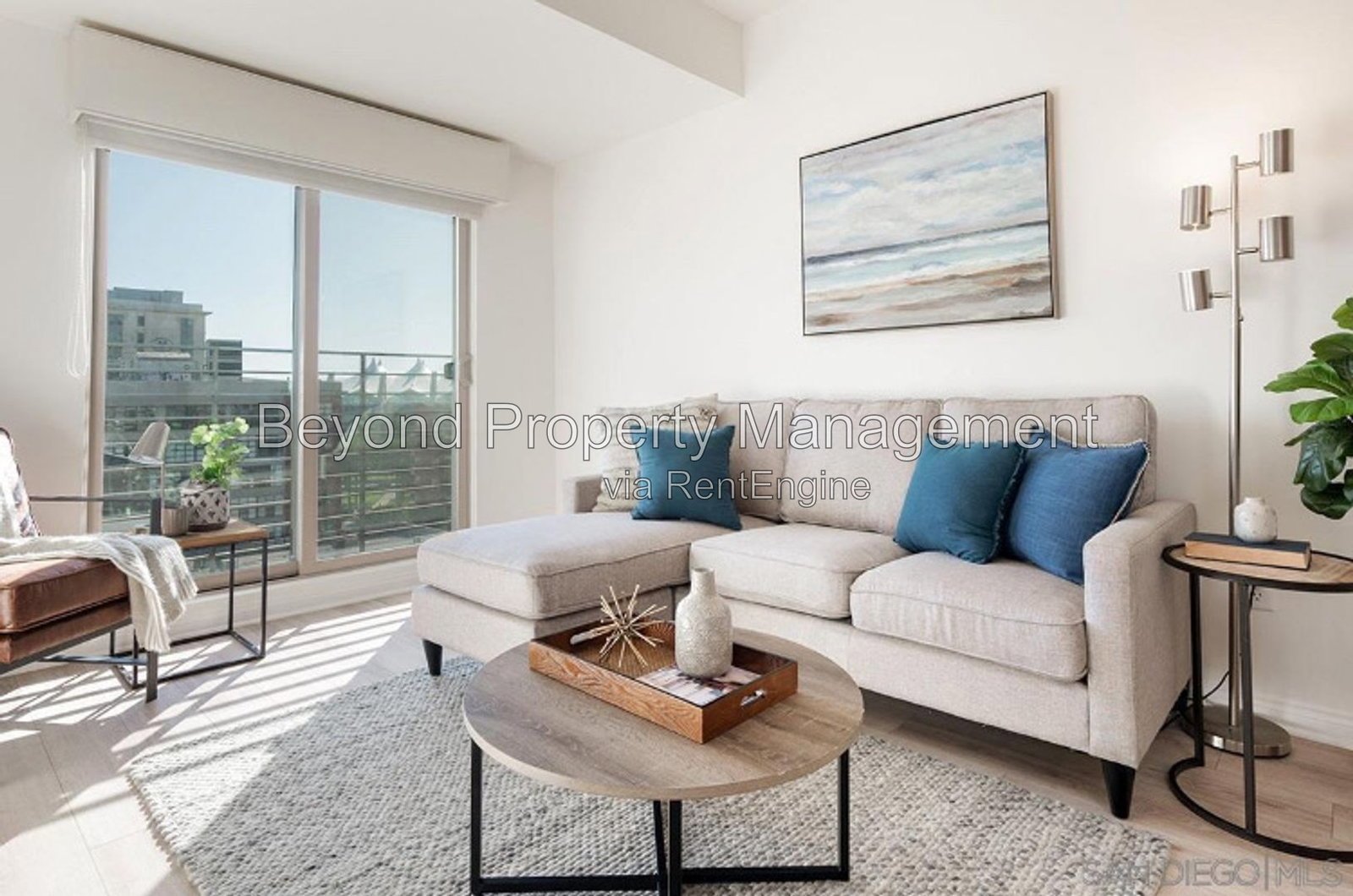 UNBEATABLE LOCATION 1 BEDROOM, TOP FLOOR  + PARKING IN THE HEART OF GASLAMP QUARTER– PETS WELCOME!!! property image