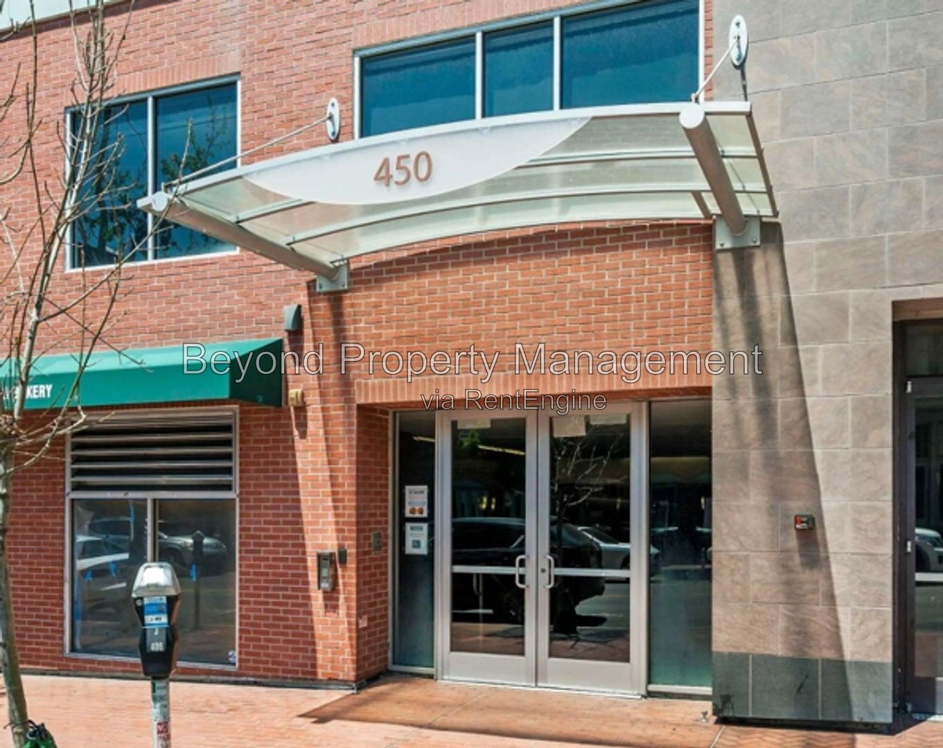 UNBEATABLE LOCATION 1 BEDROOM, TOP FLOOR  + PARKING IN THE HEART OF GASLAMP QUARTER– PETS WELCOME!!! property image