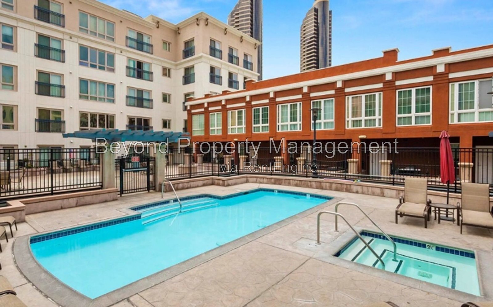 UNBEATABLE LOCATION 1 BEDROOM, TOP FLOOR  + PARKING IN THE HEART OF GASLAMP QUARTER– PETS WELCOME!!! property image
