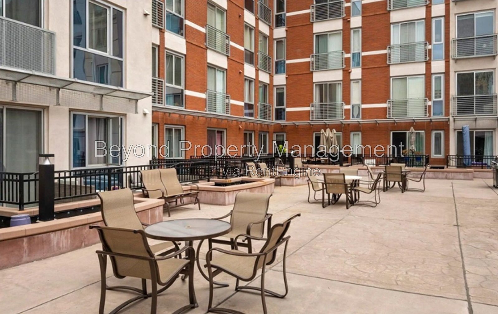 UNBEATABLE LOCATION 1 BEDROOM, TOP FLOOR  + PARKING IN THE HEART OF GASLAMP QUARTER– PETS WELCOME!!! property image
