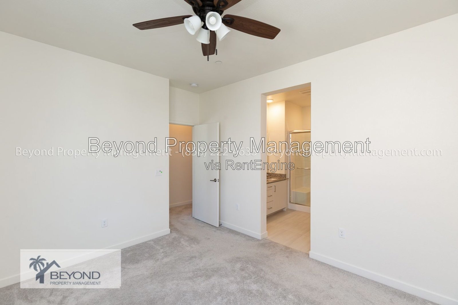 OTAY MESA !!!TRI LEVEL PERFECTION 2 BED/2.5 BATH TOWNHOME W/ PRIVATE ACCESS GARAGE!!! PET FRIENDLY!!! property image
