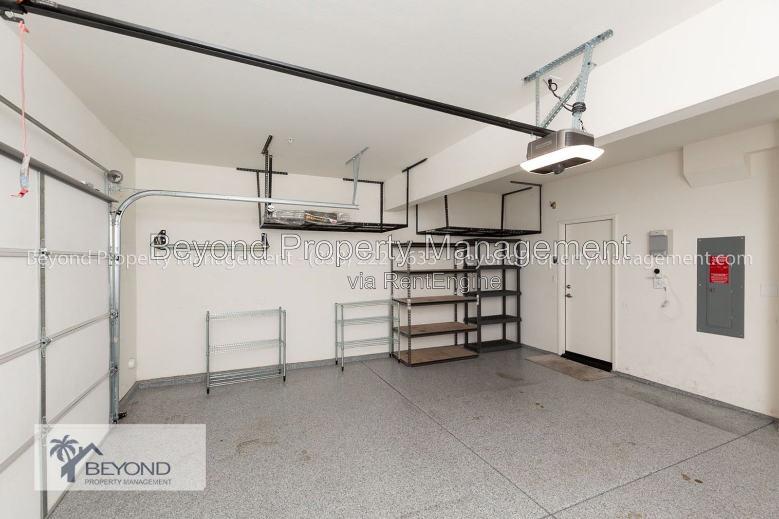 OTAY MESA !!!TRI LEVEL PERFECTION 2 BED/2.5 BATH TOWNHOME W/ PRIVATE ACCESS GARAGE!!! PET FRIENDLY!!! property image