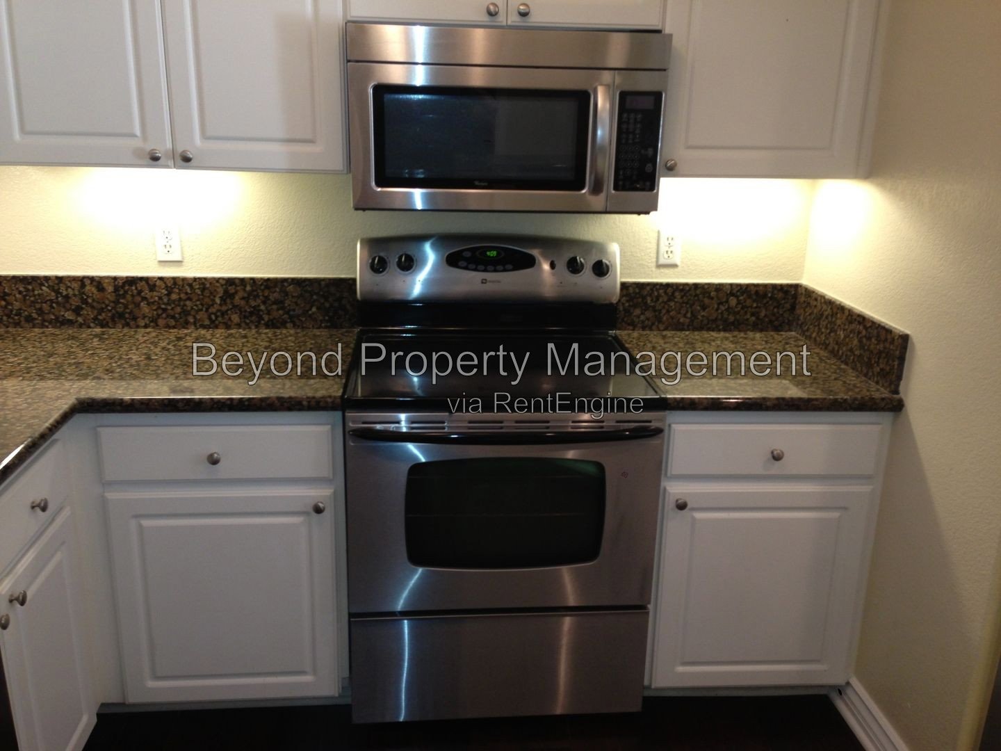 *** STUNNING LA JOLLA CONDO!!! LOVELY UPGRADES! CENTRALLY LOCATED!! *** property image