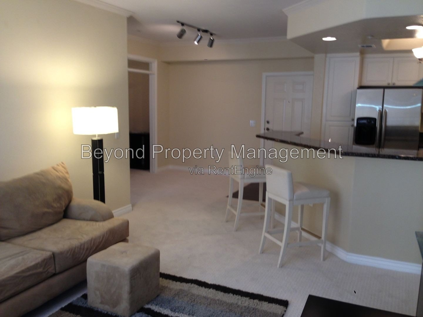 *** STUNNING LA JOLLA CONDO!!! LOVELY UPGRADES! CENTRALLY LOCATED!! *** property image