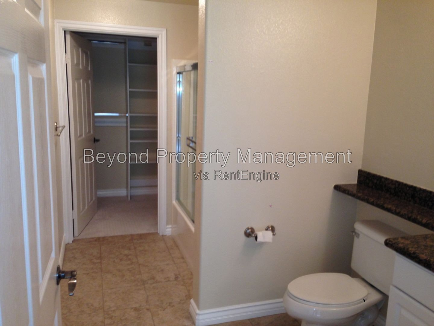 *** STUNNING LA JOLLA CONDO!!! LOVELY UPGRADES! CENTRALLY LOCATED!! *** property image